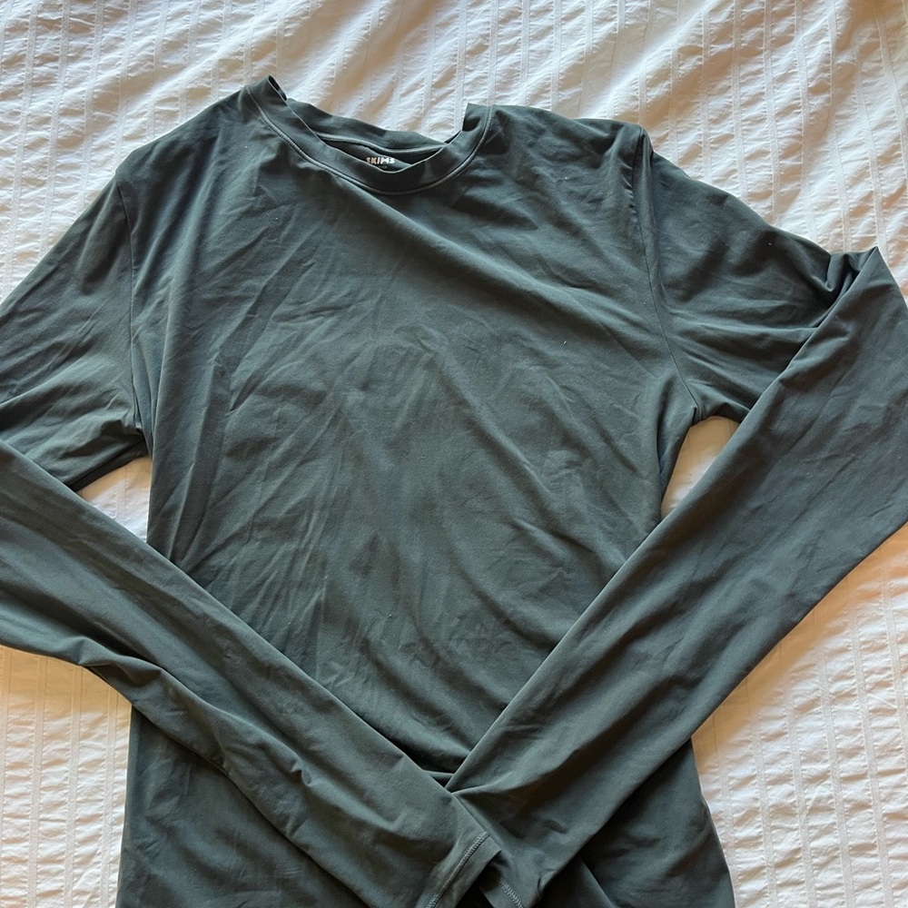SKIMS Fits Everybody Long Sleeve T Shirt Small Deep Sea